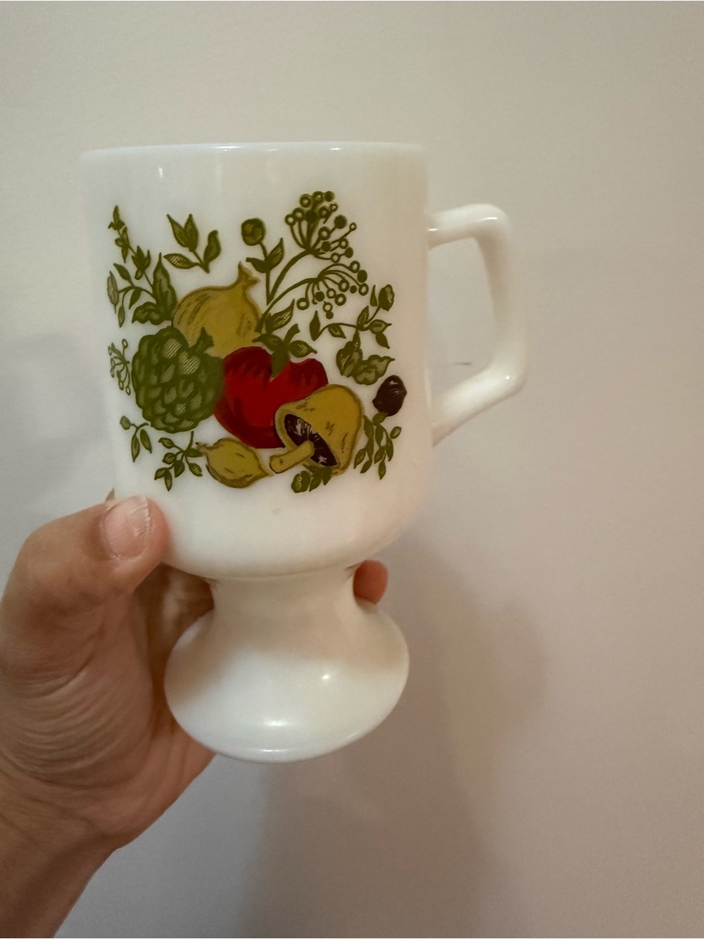 VTG Corning Ware Spice of Life Coffee Mug Pedestal Milk Glass Mushroom Nut Onion